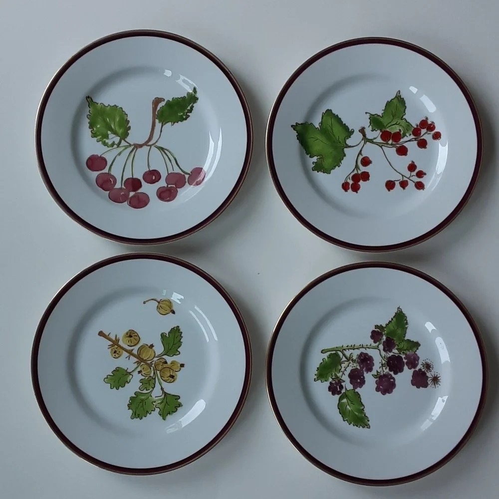 Crate & Barrel Berries Salad Plates 8